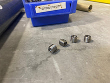 画像をギャラリービューアに読み込む, Greyline fiberglass feedpoint insulator, included as a spare pair in the Winter-Ready Owner Kit